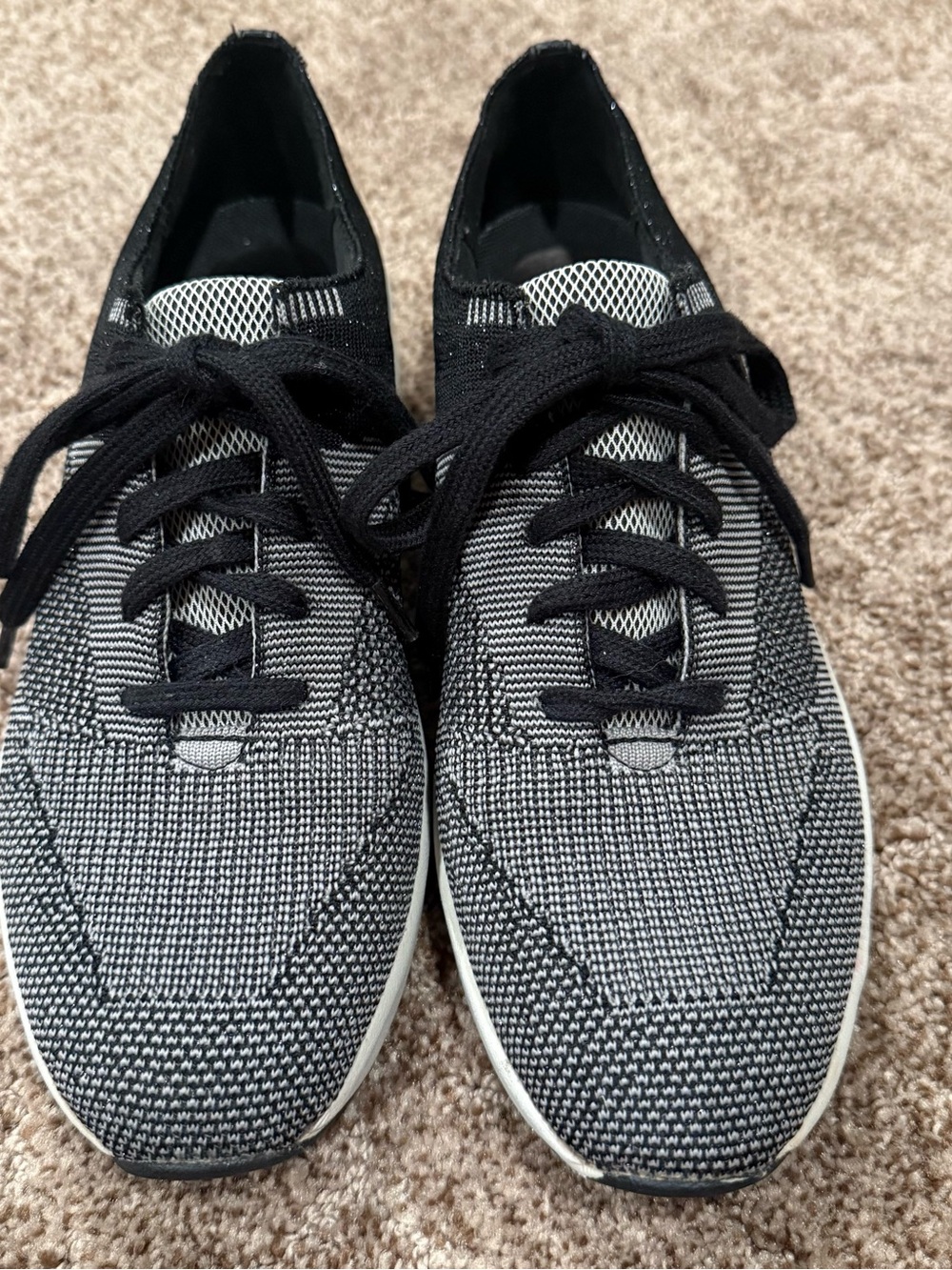 Easy Spirit Black and White Knit Lace-Up Sneakers